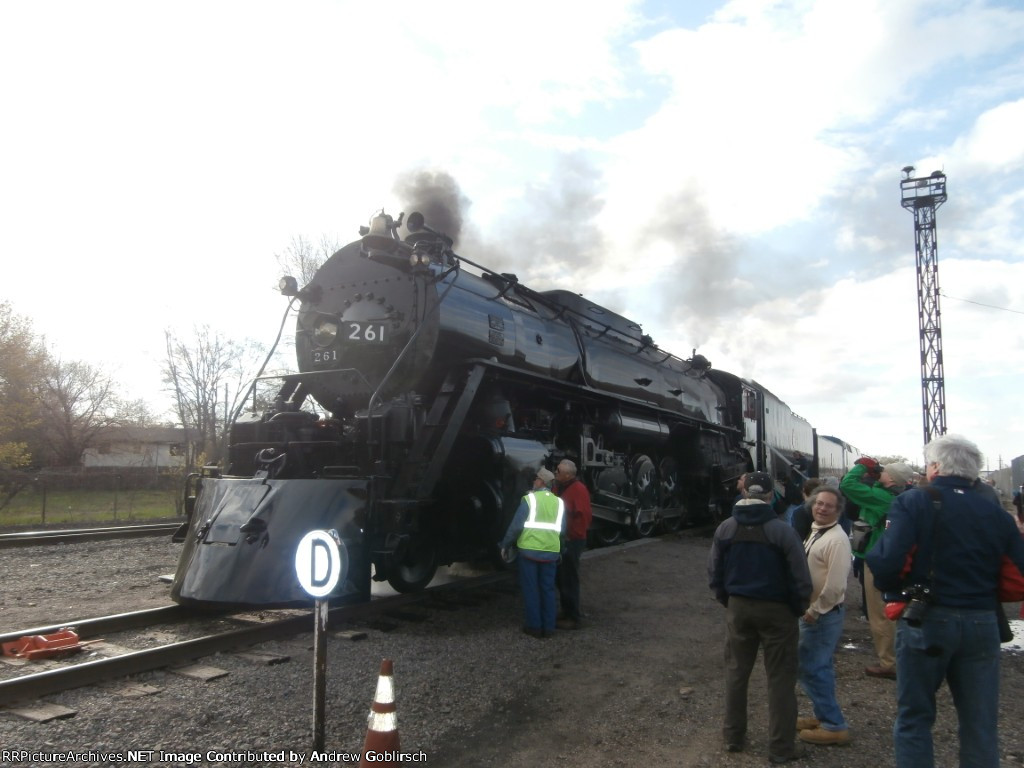 MILW 261, 250002 + AMTK 17 in the Morning